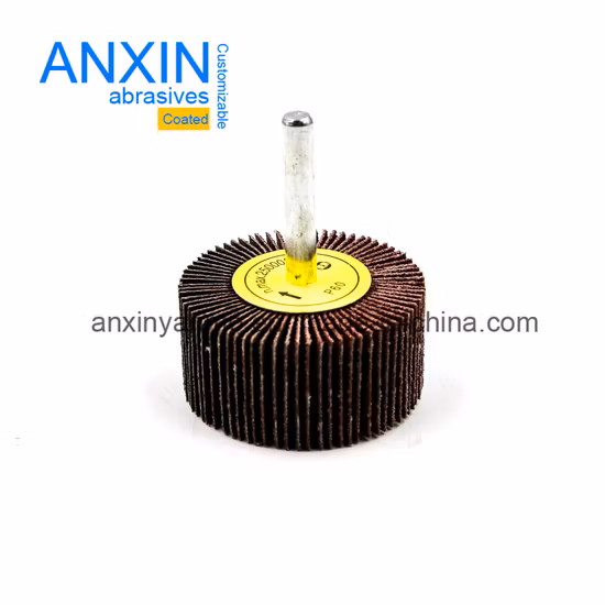 Установленное колесо вентилятора с валом диаметром 6 мм и 6,35 мм для очистки.